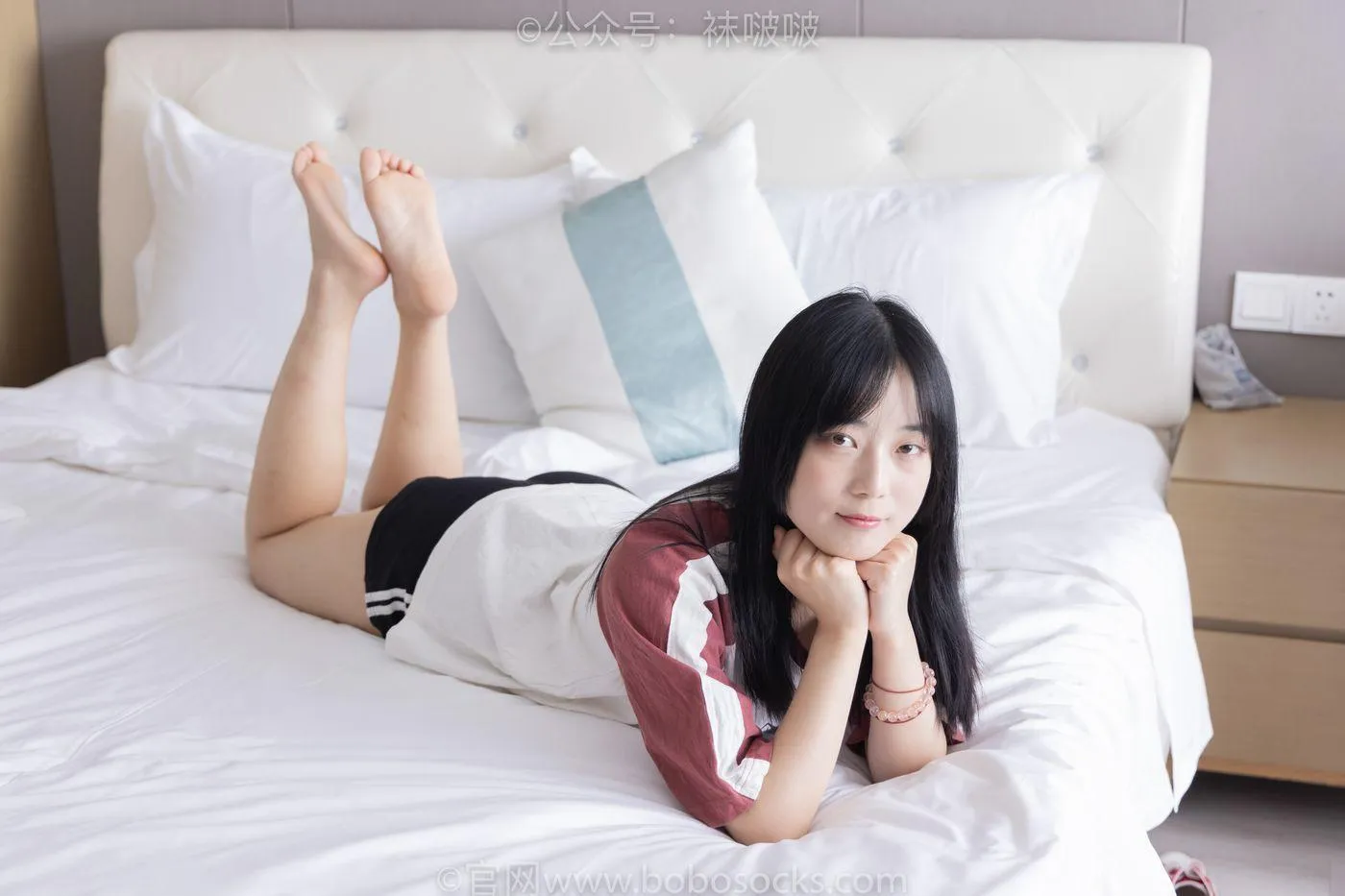[BoBoSocks袜啵啵]NO.036 菠萝-帆布鞋、白棉袜、裸足 [138P]插图4